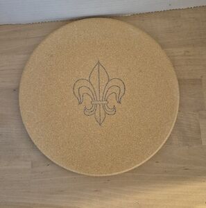 Round  Fleur-de-Lis Design Sandstonr Bakeware